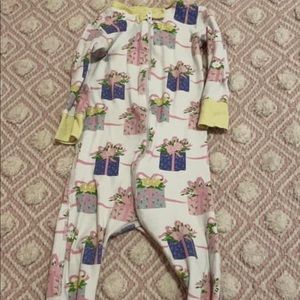 TBBC 18-24 play condition. Wear on feet and knees